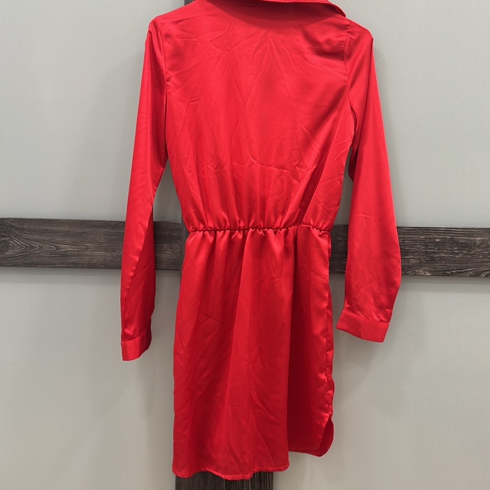 Red satin dress - Picture 3 of 3
